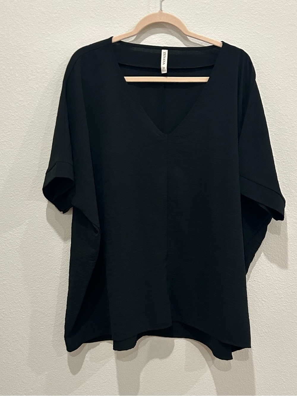 Zenana Black V-Neck Short Sleeve Women's Top, size 1X